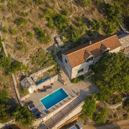 Dol-three Bedroom With Pool Villa Postira